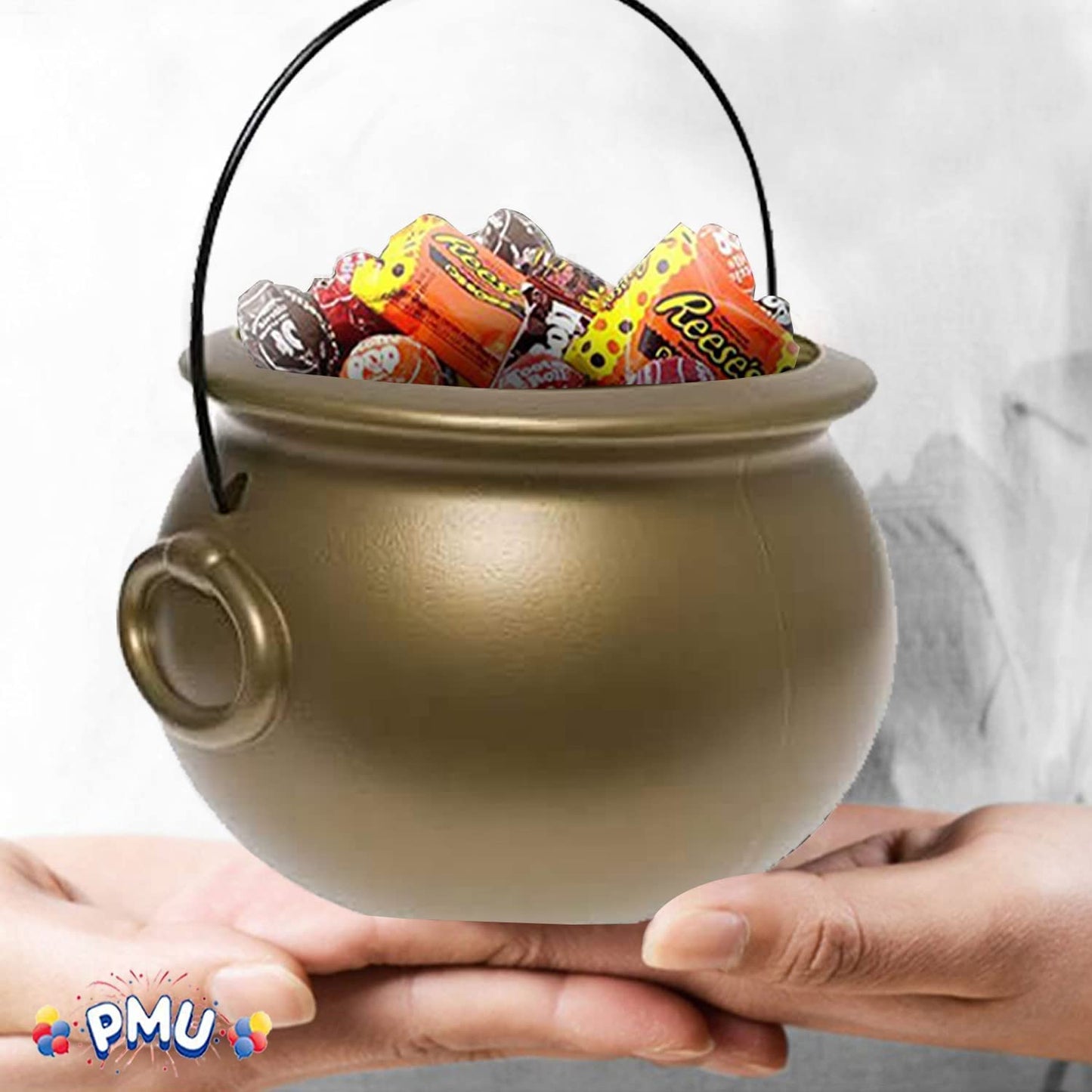 PMU Halloween Cauldron - Blow Mold Plastic Party Accessory - Candy Holder for Kids - Halloween Party Favors & Supplies – Perfect for Decoration - 8 Inch Gold